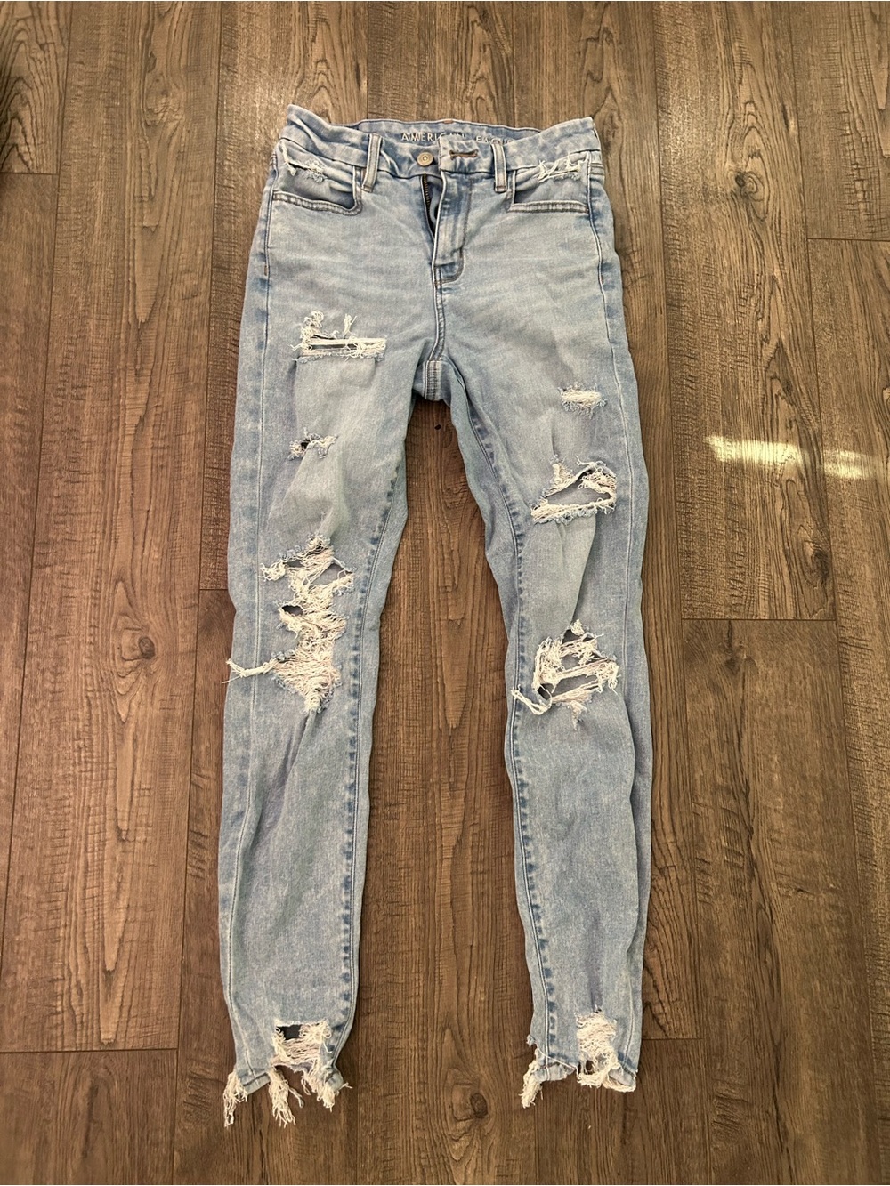 American Eagle Outfitters Light Wash Ripped Skinny Jeans